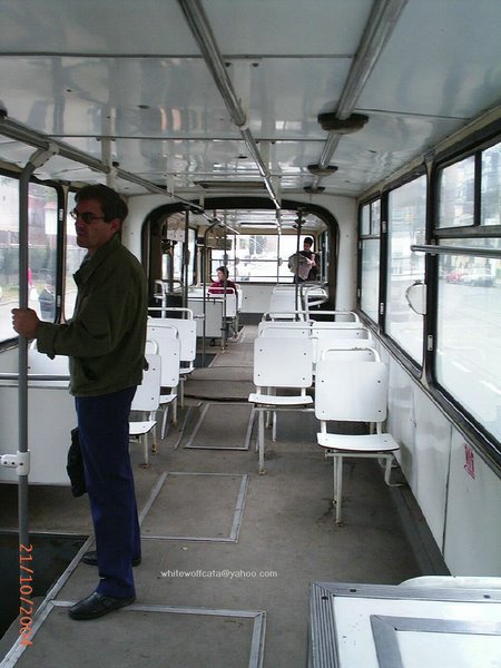 Interior troleibuz articulat DAC117E revopsit.jpg